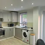 Sheffield Boutique Cosy 3-Bed Home