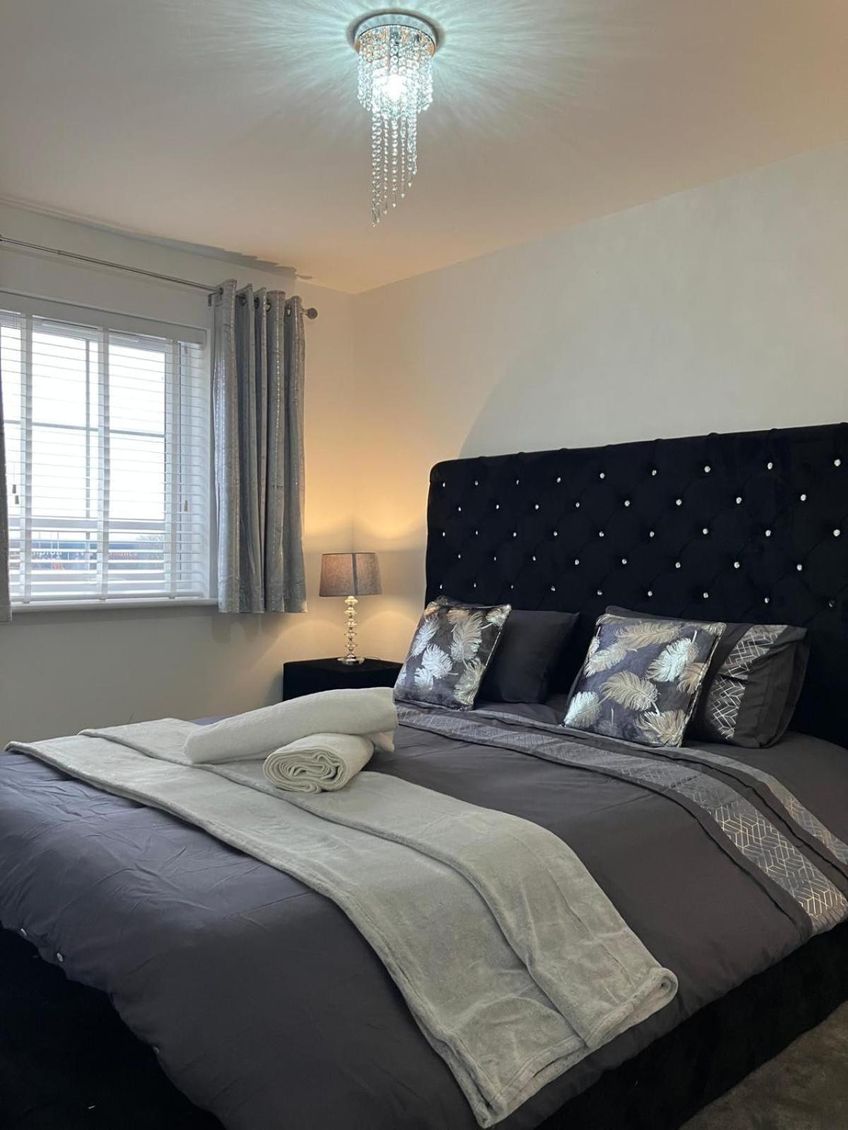 Boutique Cosy 3-bed Holiday home *